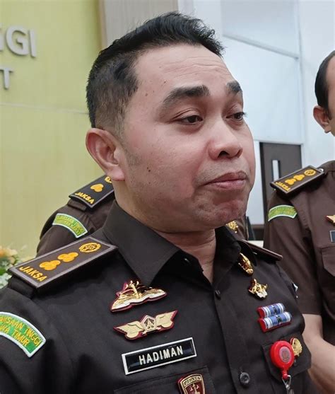 Dicecar Pertanyaan Selama 4 Jam Bupati Pasbar Diperiksa Kejati Sumbar