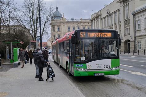 Na trzech liniach zrobi się luźniej Za miesiąc na ulice wyjedzie 10