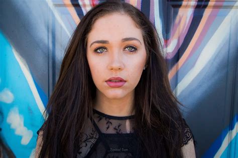 Get To Know Remarkable Rising Star Lizzy Jane Edm Identity