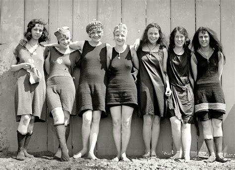 Baigneuses Sur Le Potomac En 1920 1920s Swimsuit Bathing Costumes Flapper Girl