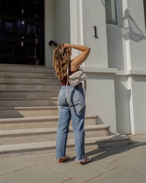 10 Best Jeans For Pear Shape Figures That Are Super Flattering