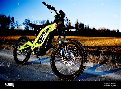 Electric Motorbike E Motorcycle Sur Ron Light Bee L1e X Street