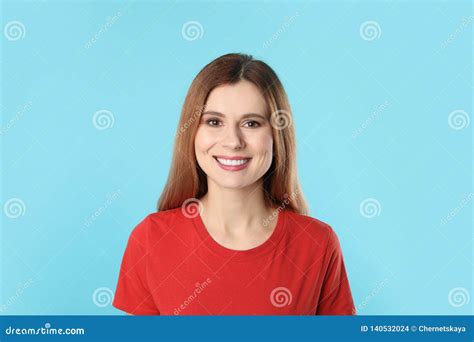 Femme De Sourire Avec Les Dents Parfaites Photo Stock Image Du