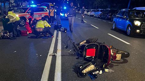 La Spezia Auto Contro Moto Centauro Portato Al Pronto Soccorso In