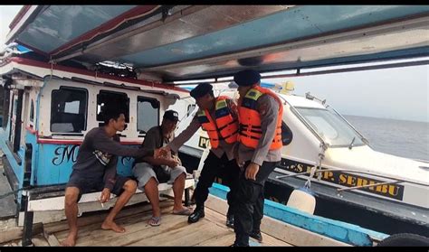 Kapal Patroli Satuan Polair Polres Kepulauan Seribu Lakukan Giat