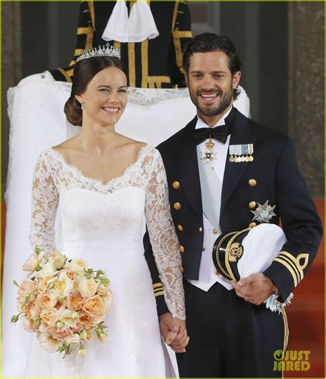 Prince Carl Philip And Sofia Hellqvist Marry In Sweden See Her Wedding Dress Photo 3393053