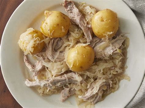 Slow Cooker Pork And Sauerkraut Recipe