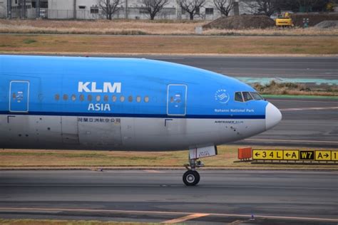 Klmオランダ航空 Boeing 777 200 Ph Bqn 成田国際空港 航空フォト By Hachiさん 撮影2018年11月29日