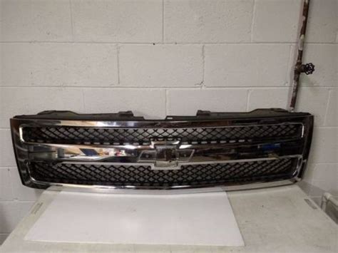 2007 2013 Chevrolet Silverado 1500 Chrome Grille Oem 25810707