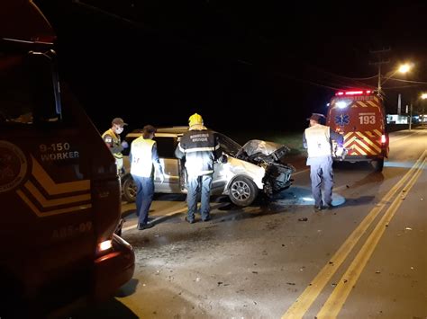 Motorista Fica Ferido Ap S Bater Carro Em Poste No Bairro Primeiro De Maio