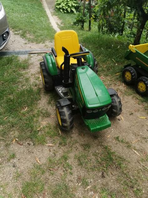 Peg Perego John Deere Ground Force Traktor