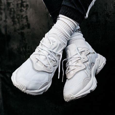 Мужские кроссовки Adidas Ozweego (ID#2363731228), цена: 2449 ₴, купить ...