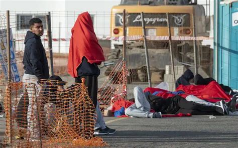 La Llegada Masiva De Pateras A España En Imágenes