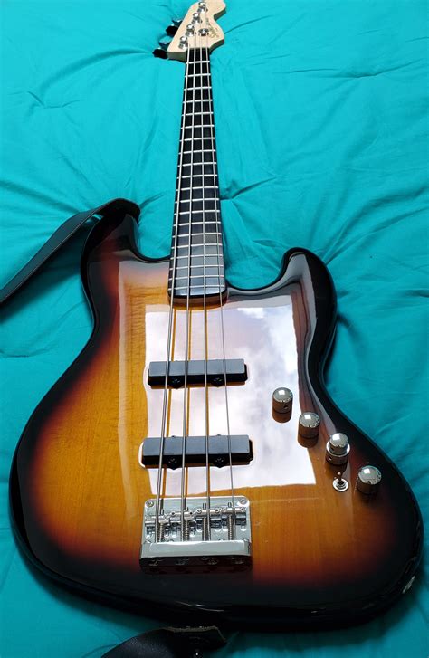 Deluxe Jazz Bass Iv Active Squier Deluxe Jazz Bass Iv Active Audiofanzine