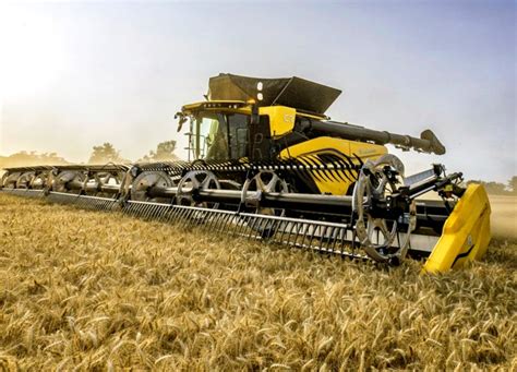 Revista MT Colheitadeira CR11 vence o prêmio Farm Machine 2024