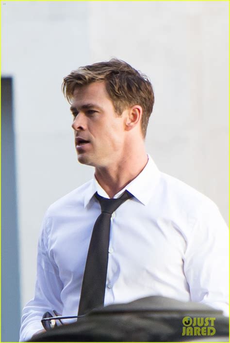 Chris Hemsworth Begins Filming 'Men in Black 4' - First Look Set Photos ...