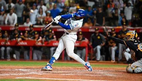 Licey deja sin aliento a Águilas Gigantes aplastan a Estrellas Toros