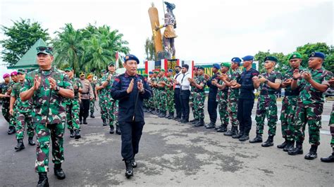 Komjen Listyo Sigit Alumni Yang Peduli Guru Dan Sekolahnya