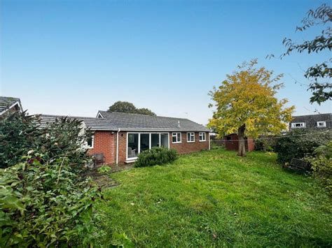 Chaplin Road East Bergholt Colchester Suffolk Co7 2 Bed Bungalow