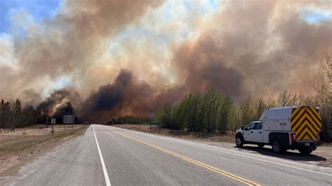 Waldbr Nde In Kanada Notstand In Alberta Ausgerufen Tagesschau De