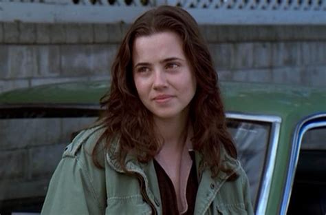 Linda Cardellini In Freaks And Geeks Freaks And Geeks Freeks And