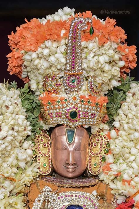 Pin By Harikrishna Varma On Hindu Gods In Floral Wreath Table