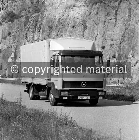 Mercedes-Benz 817