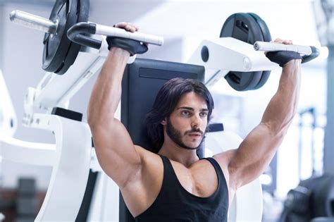 Scopri La Tua Forza Con La Pectoral Machine Allenamento Completo Per