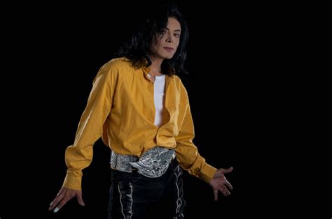 Sergio Cortés - Michael Jackson impersonator. Live tribute show.