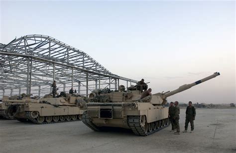 Us Army Usa M1a1 Abrams Main Battle Tanks Mbt And Their Crewmembers