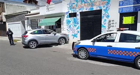 Vehículo Se Impacta Contra Barda En San Juan Del Río