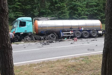 Tragiczny Wypadek Na Dk 8 W Miejscowości Rybniki Bus Zderzył Się Z Cysterną Kurier Poranny