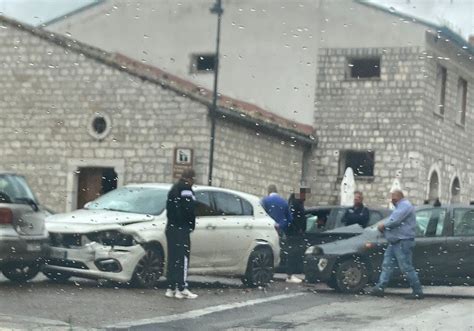 Camion Perde Gasolio Tamponamenti E Disagi In Valle Vitulanese