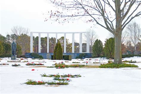 Photos: Pinelawn Memorial Park and Garden Mausoleums | Farmingdale, NY ...