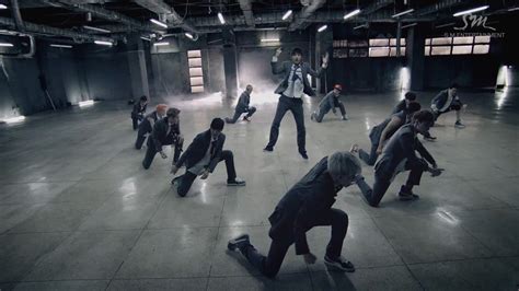 Star The World: Exo Growl