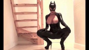 Sexy Frau in Kostüm hat hammer Sex PORNDROIDS