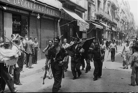 Photographie Guerre D Espagne Agust Centelles Sur Les Barricades De