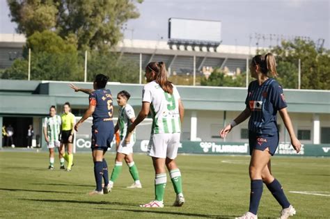 Así juega el Valencia C F de Jesús Oliva próximo rival del Betis F