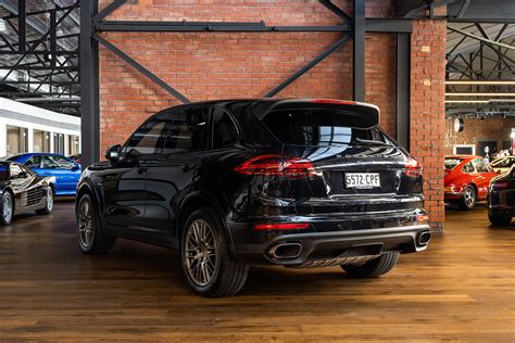 Porsche Cayenne Black Richmonds