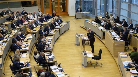 Sachsen Anhalt Parlament beschließt Landeshaushalt 2024 n tv de