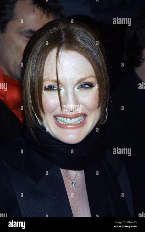 Julianne Moore 2001 Photo By John Barrettphotolink Stock Photo Alamy