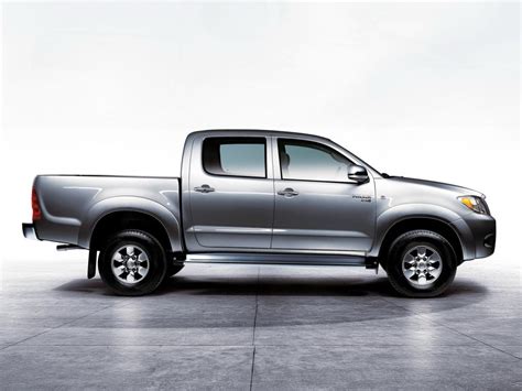 Toyota Hilux Pick Up 2.7 i (145 Hp)