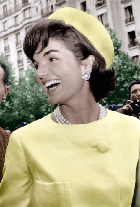 Decoding Jackie O's Signature Style: Ways Jacqueline Kennedy Onassis ...