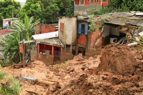 Chuva Deixa Litoral Norte De Sp Em Estado De Calamidade