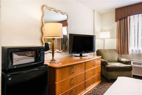 QUALITY INN & SUITES ORLANDO, FL