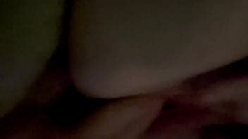 Elle est mouillée sa chatte a l air délicieuse XVIDEOS