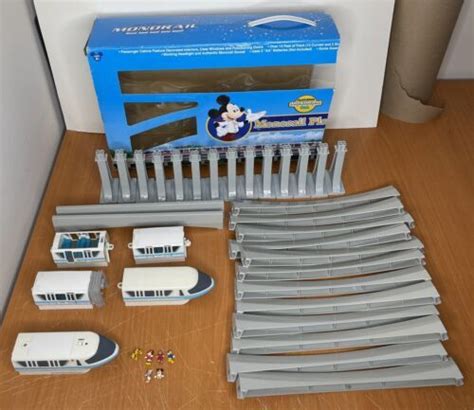 VINTAGE WALT DISNEY MONORAIL PLAYSET WITH FIGURES - BLUE - TESTED ...