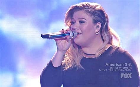 Kelly Clarkson performs on 'American Idol' finale | EW.com