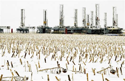 North Dakota Oil Production Drops Amid Crude Price Slump - WSJ