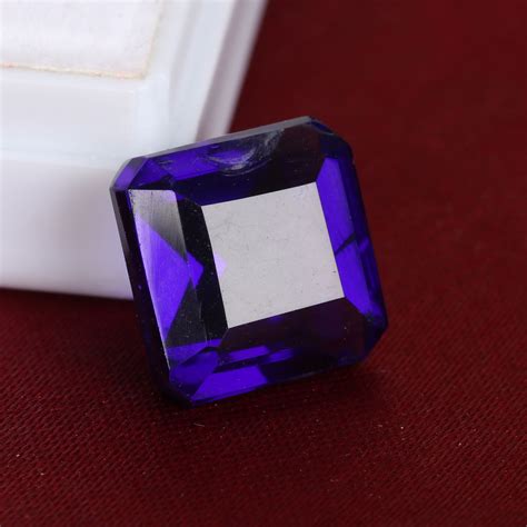 14 carats forme carrée en laboratoire créé couleur violette améthyste